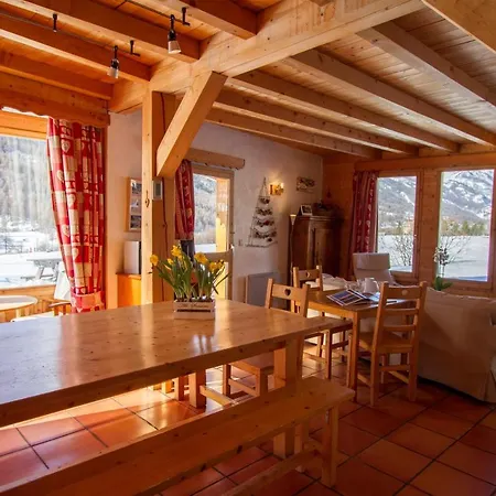 Le Troll Hameau Des Chazals Hautes Alpes